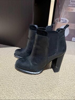 Sam Edelman Black Leather High Block Heel Chelsea Booties